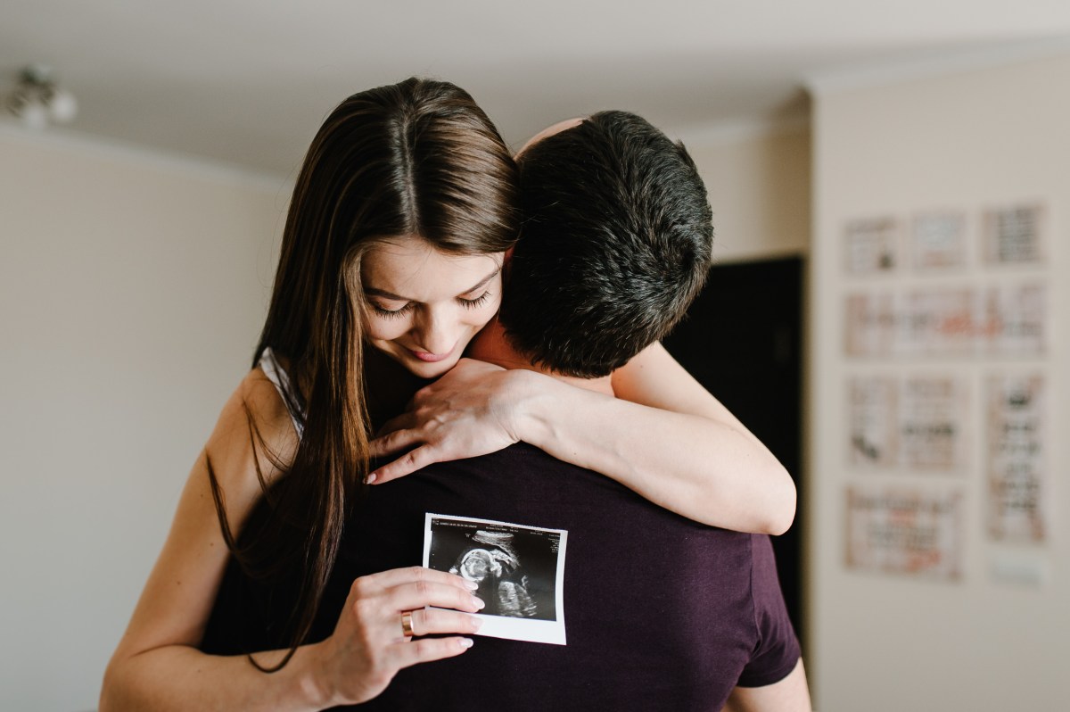 Die Chancen schwanger zu werden, belaufen sich in einem Zyklus auf wenige fruchtbare Tage. Sie zu kennen, kann also entscheidend dabei helfen, schnell schwanger zu werden.