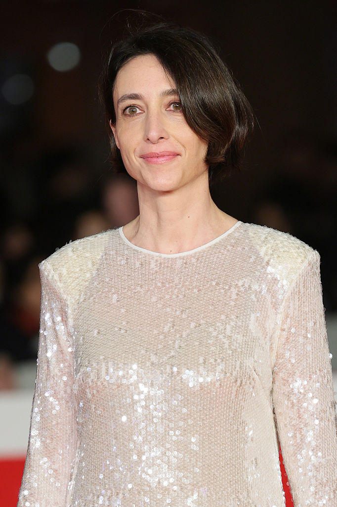 Frau mit leicht stufigem French Bob.