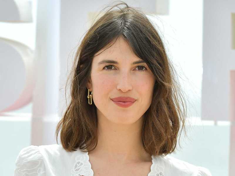 Jeanne Damas ist ein perfektes Beispiel für die typischen Haartricks der Französinnen