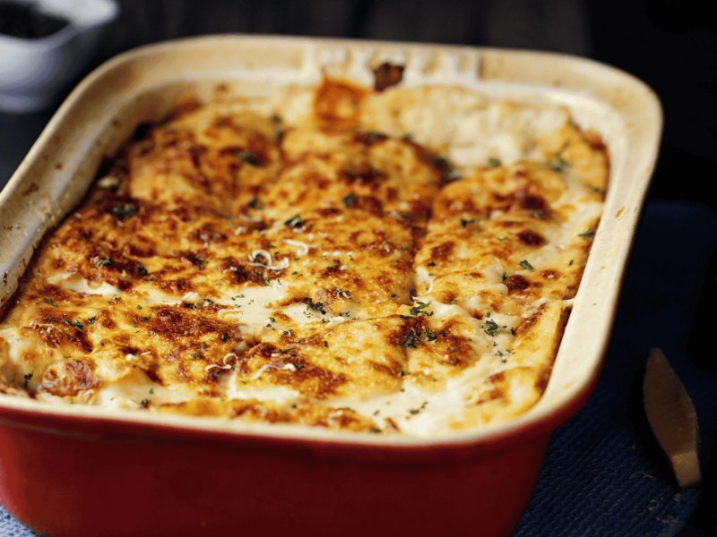 Gebackene Lasagne in Auflaufform