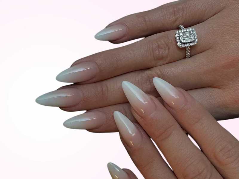 Mandelförmige Nägel im Babyboomer Design