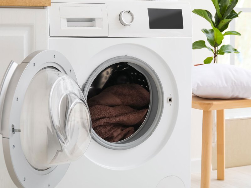 Kopfkissen waschen: Waschmaschine mit Kopfkissen