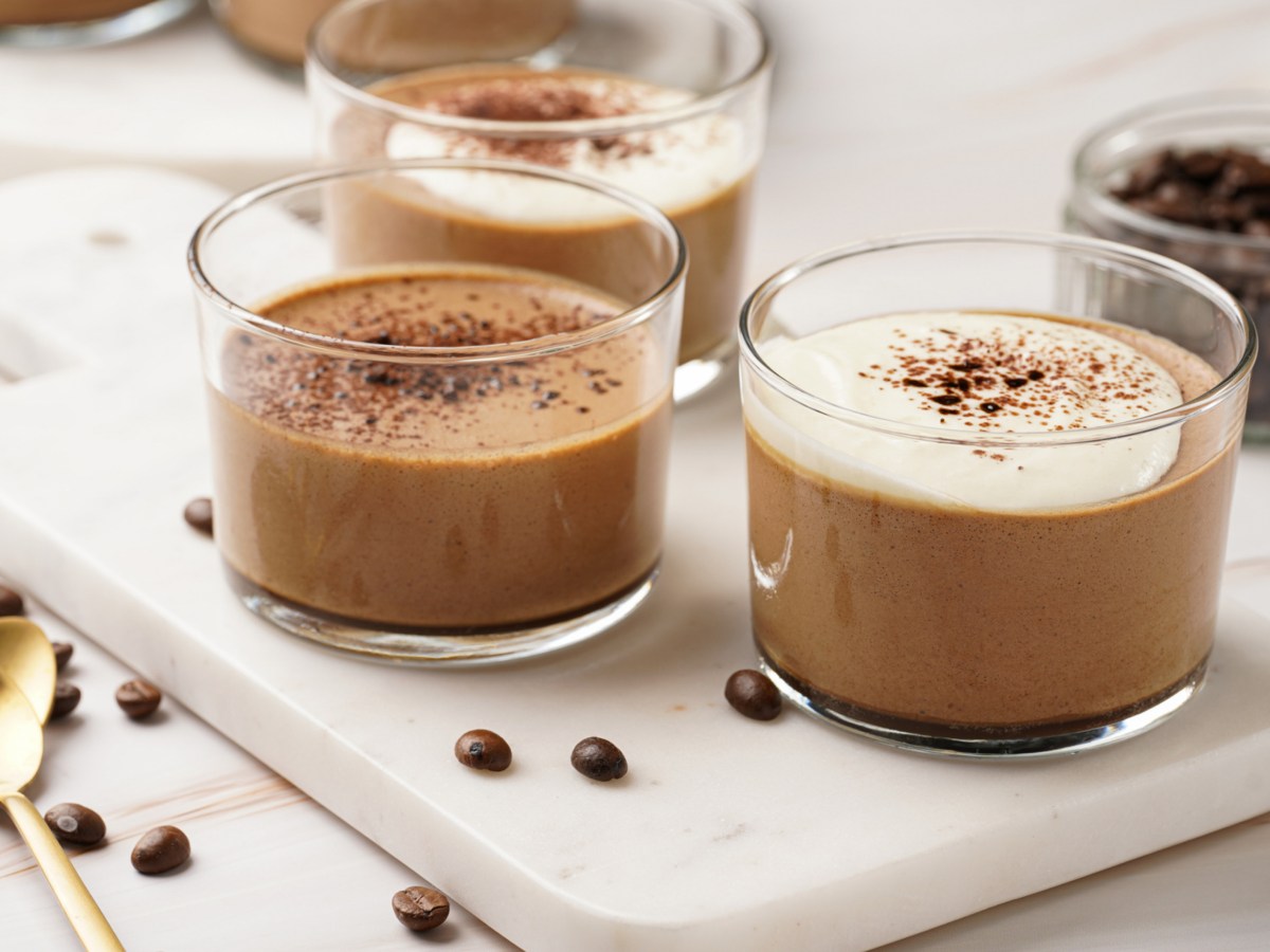 Espresso Creme in Glasschalen.