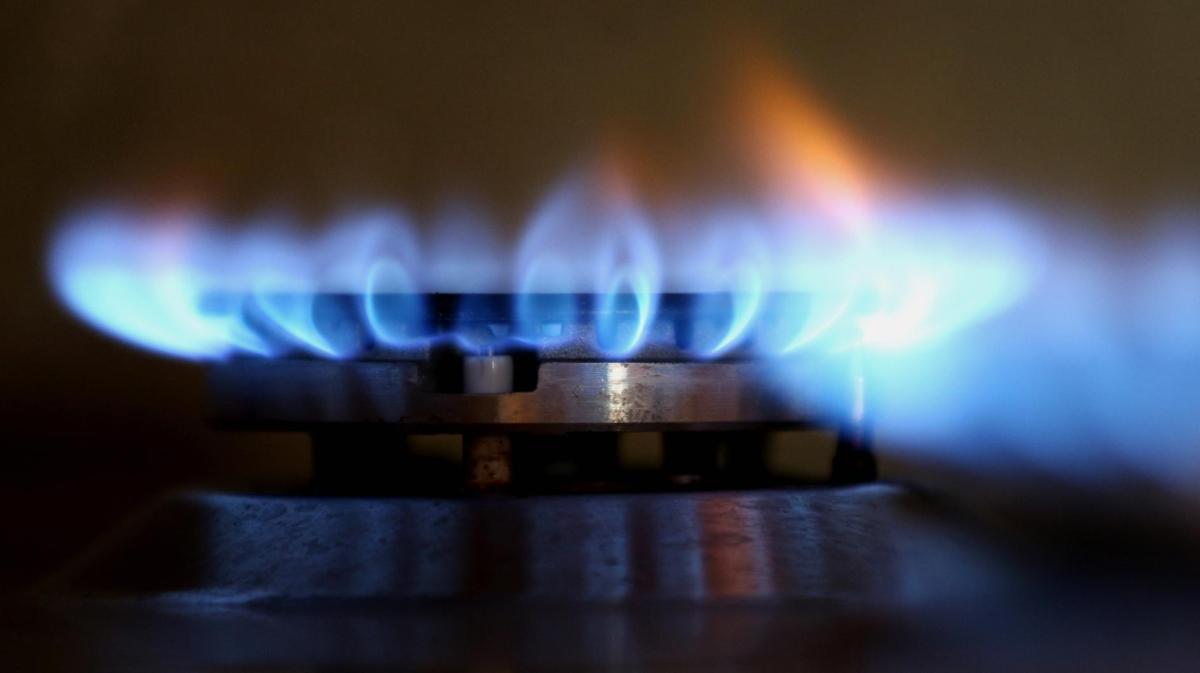 Gasflamme brennt blau.