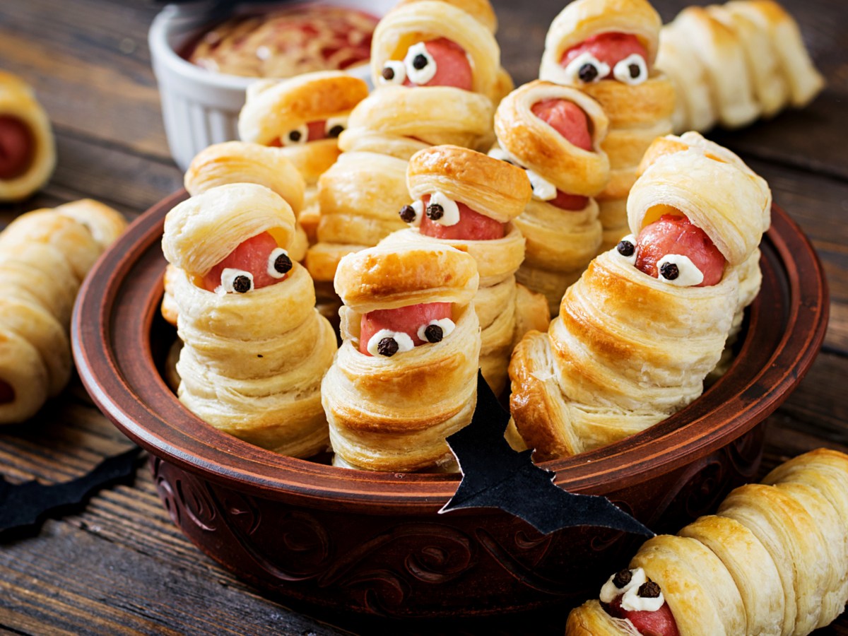 Mumien Würstchen für Halloween.