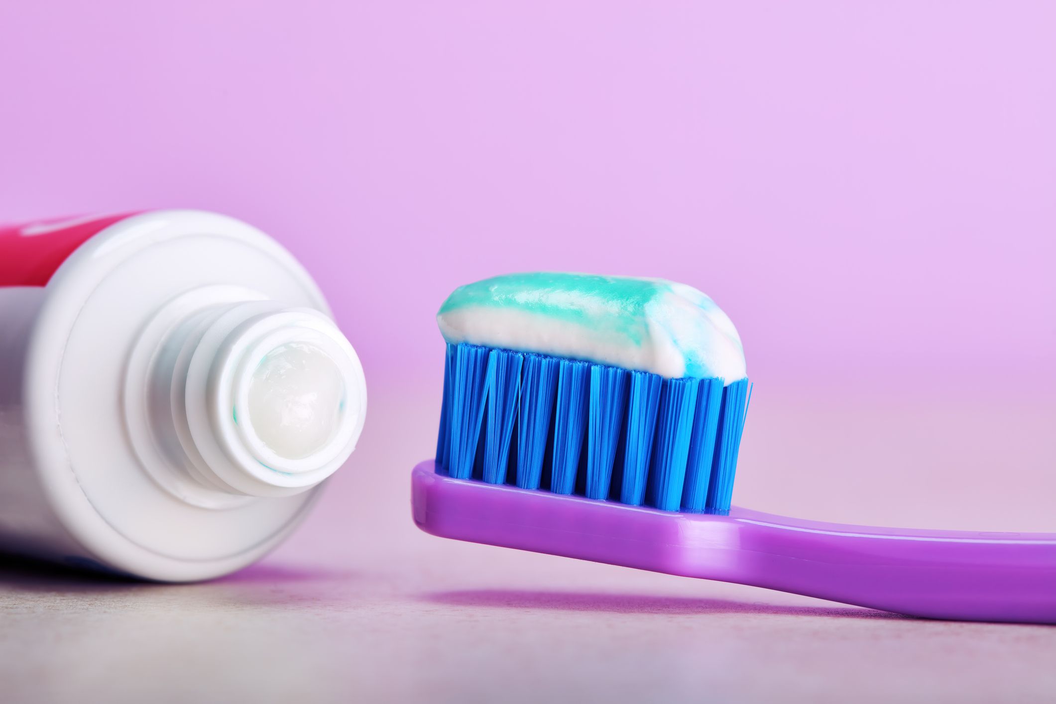 Fehler beim Zähne putzen: Falsche Zahnpasta verwenden