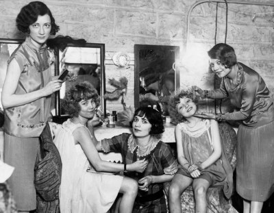 1914: Die ersten Kosmetik-Salons werden er&#xF6;ffnet