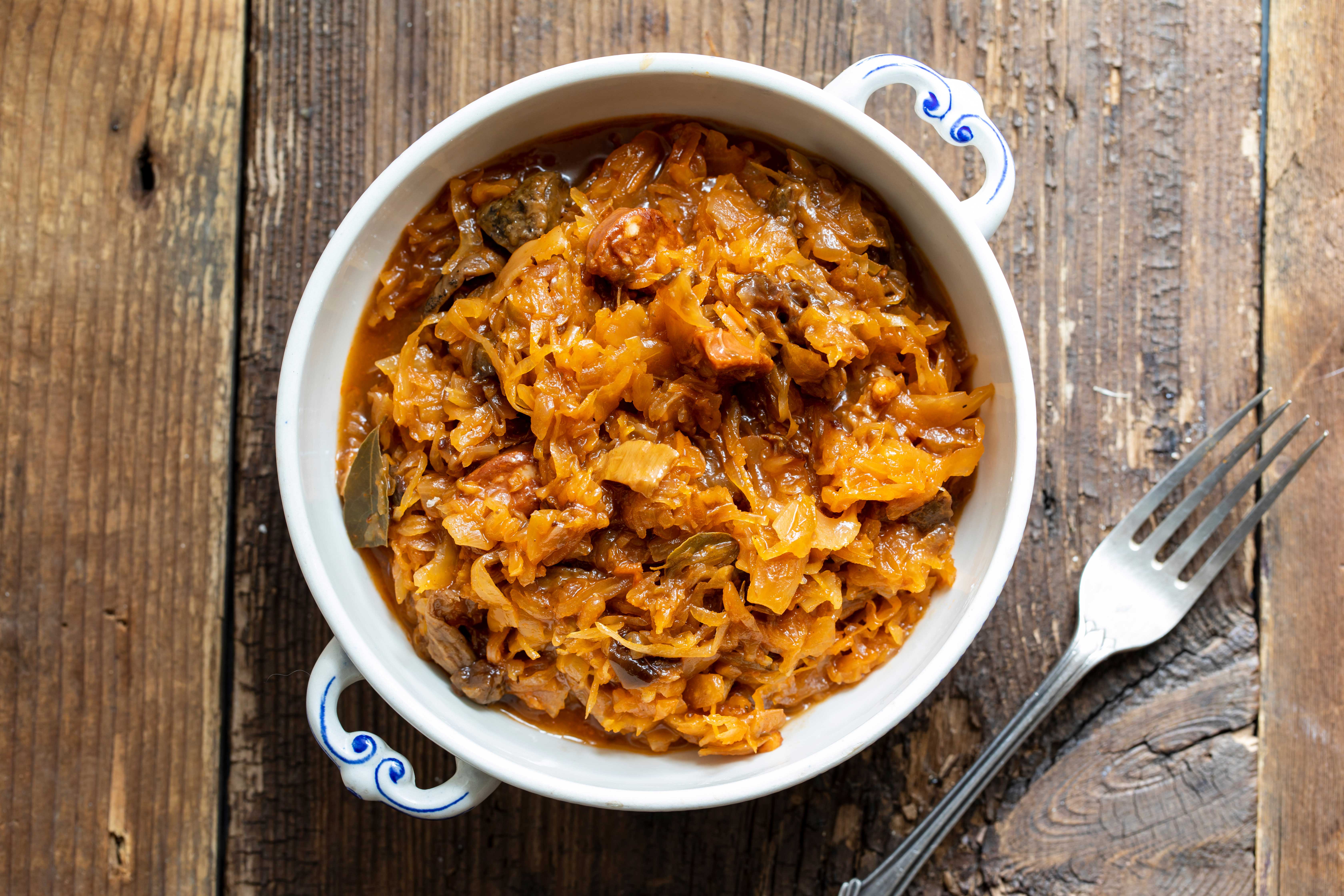 Bigos: Polnischer Eintopf mit Sauerkraut