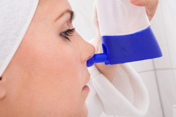 Hausmittel gegen grippaler Infekt: Nasenspülungen