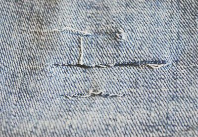 Destroyed Jeans selber machen: Anleitung  Schritt 2