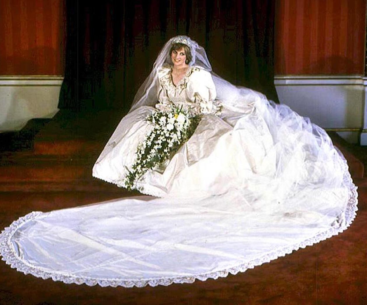 Teuerste Hochzeitskleider: Prinzessin Diana - 92.000 €