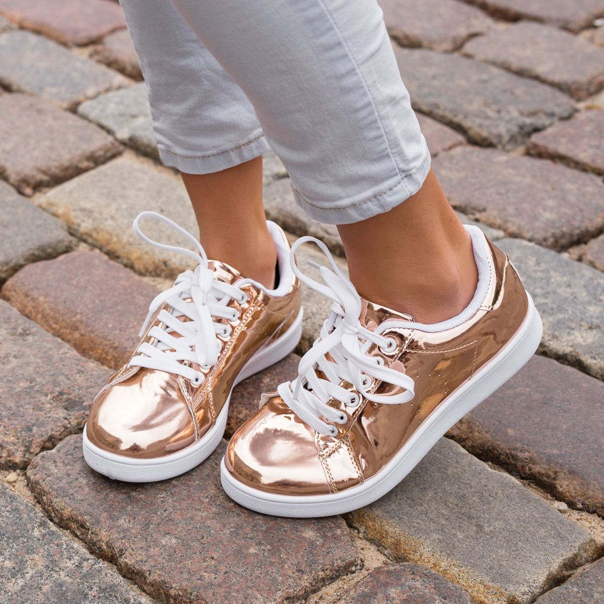 Schuhe quietschen: DIESE Tipps helfen dagegen!