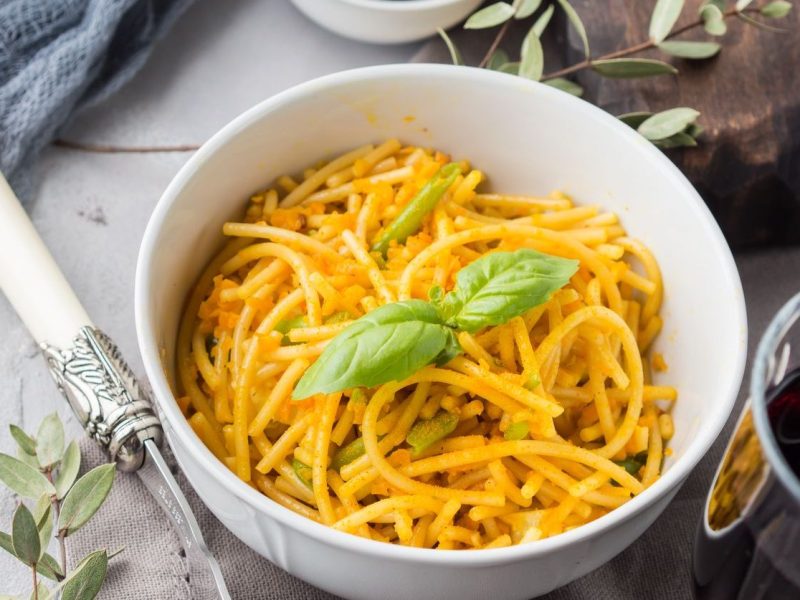 Weltbeste One Pot Pasta: Kokosmilch-Curry in unter 20 Minuten