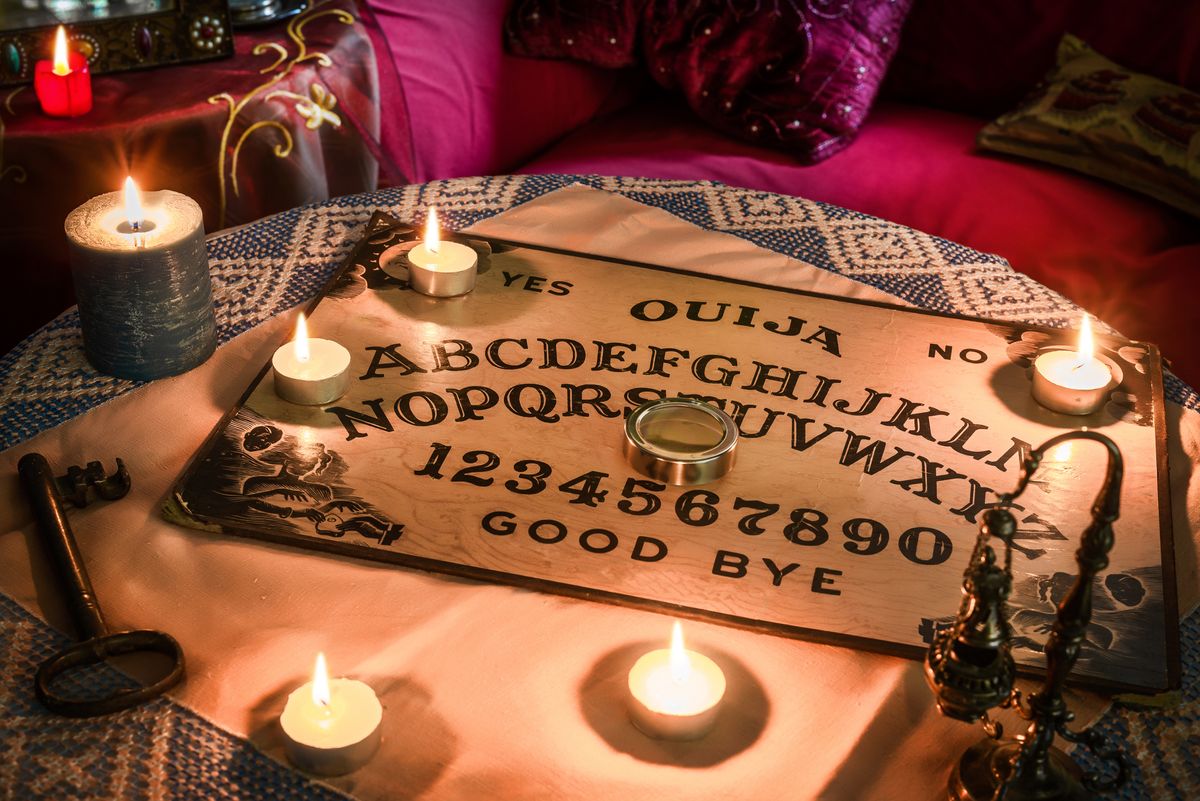 Gläserrücken und Ouija-Board