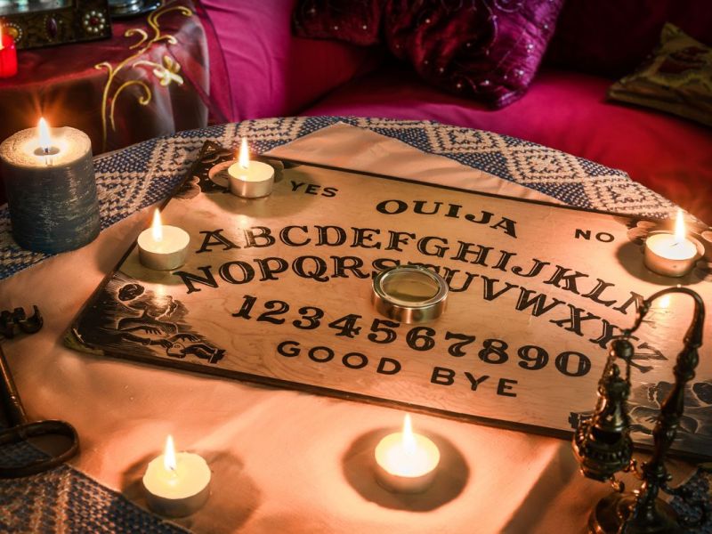 Gläserrücken und Ouija-Board