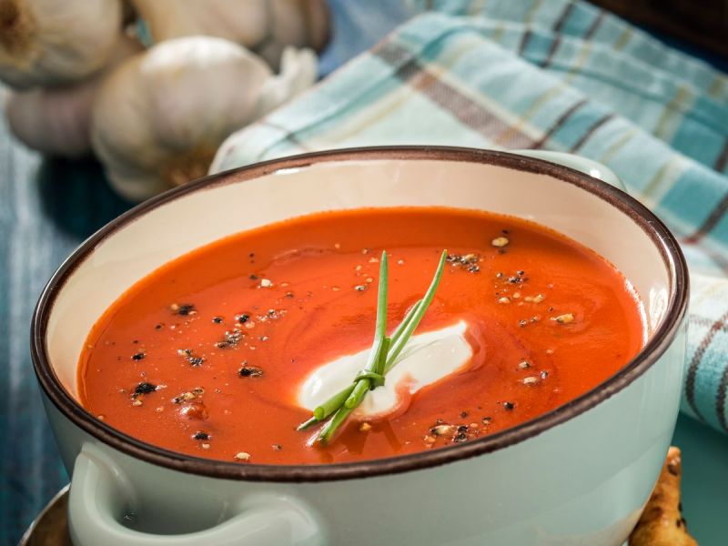 Geröstete Tomatensuppe: Geniales Rezept für Suppe aus dem Ofen