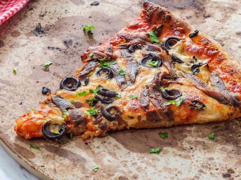 Pizzastein reinigen: So geht's ganz schnell & einfach!