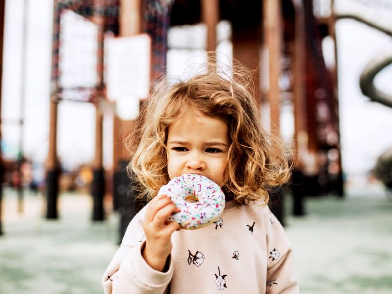Gesunde Ernährung: Was tun, wenn das Kind ständig essen will?