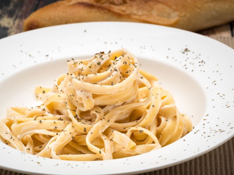 Schon probiert? Vegane Carbonara ohne Ei, Speck & Käse