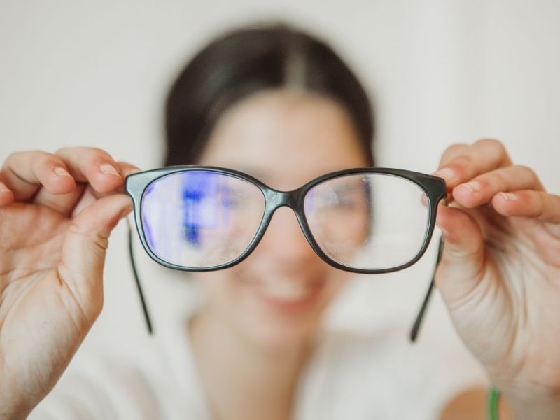 Was hilft gegen beschlagene Brillengläser?