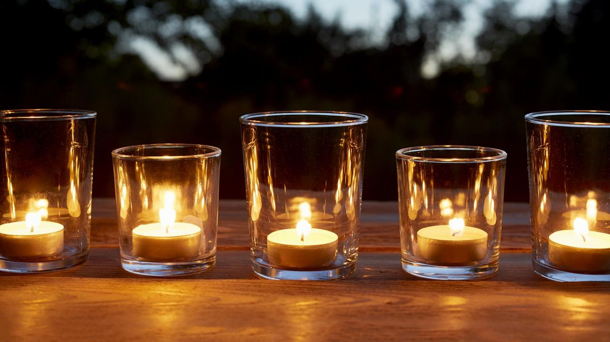 Teelichter nebeneinander