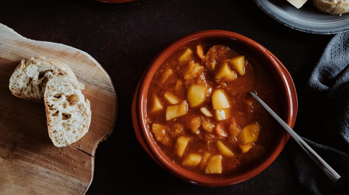 Geniales Rezept: Vegetarisches Gulasch mit Kartoffeln