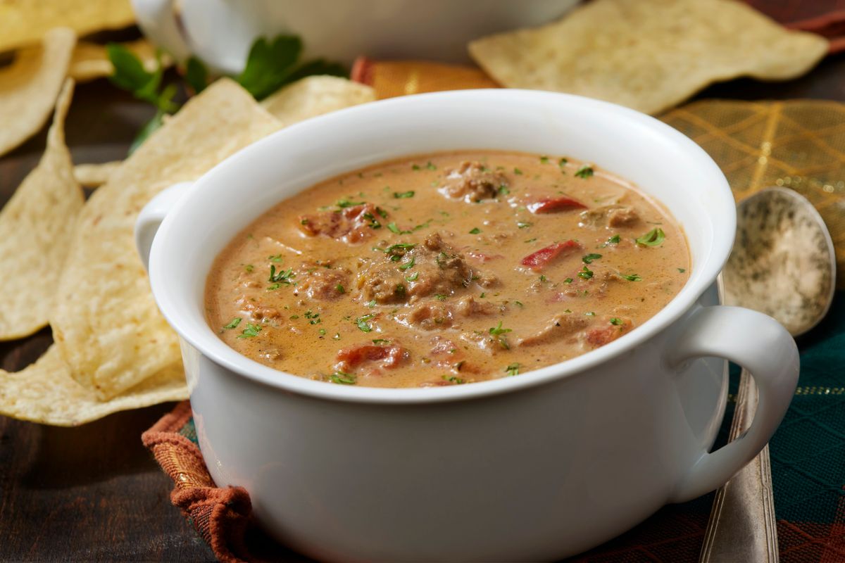 Hack-Käse-Suppe mit Tomaten