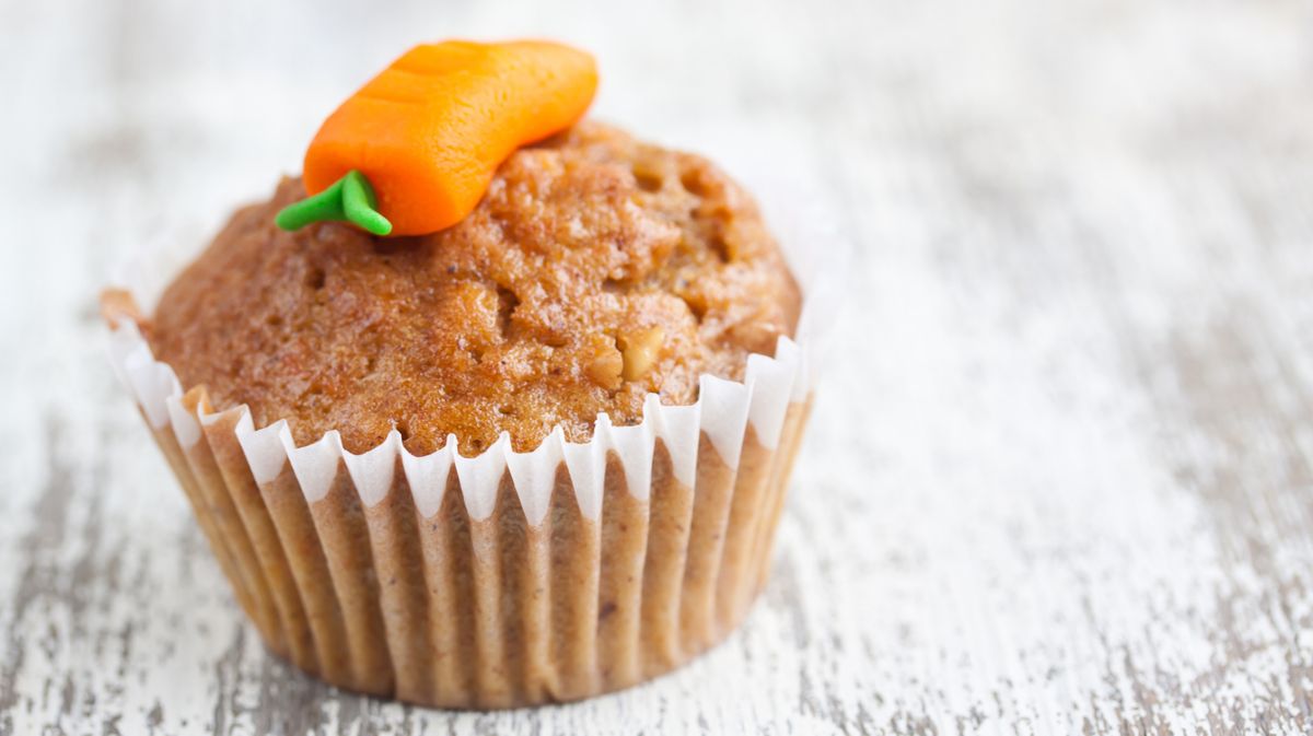 Karottenmuffins mit braunem Zucker