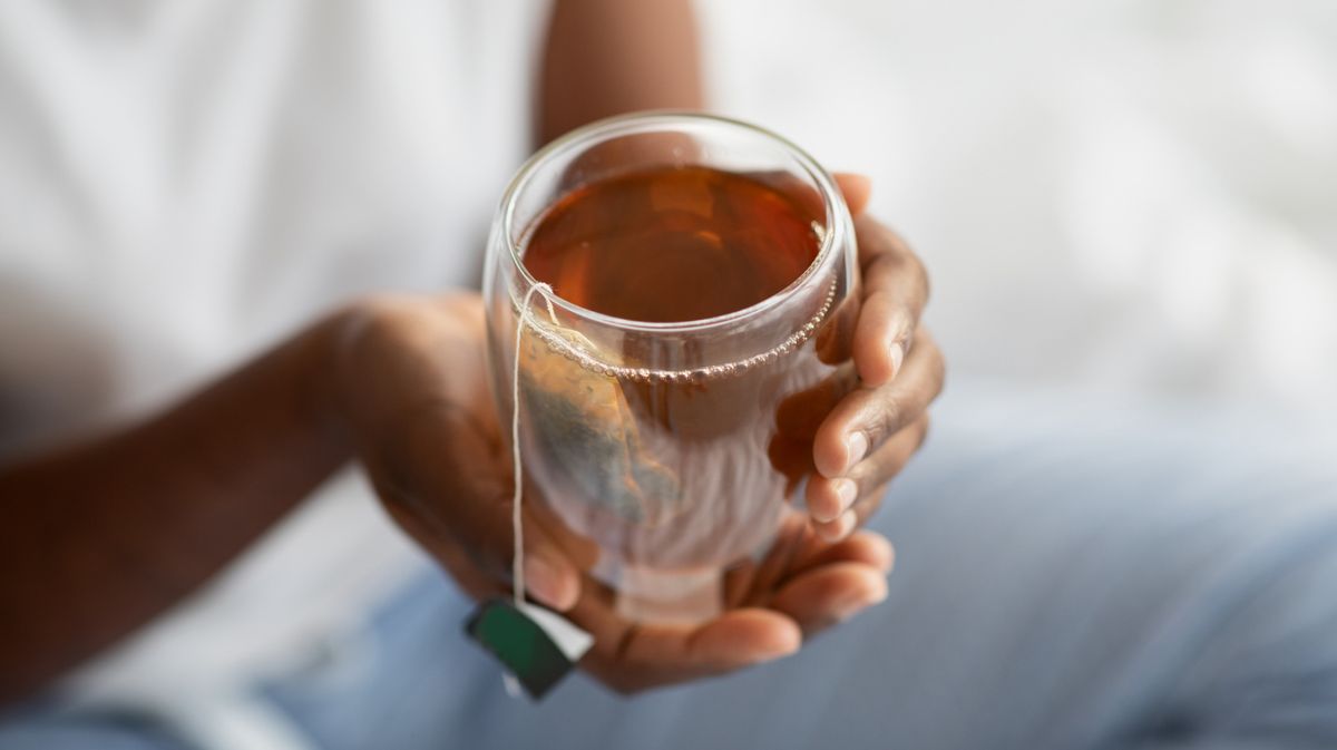 Nachhaltig oder ungesund: Darf man Tee mehrmals aufgießen?
