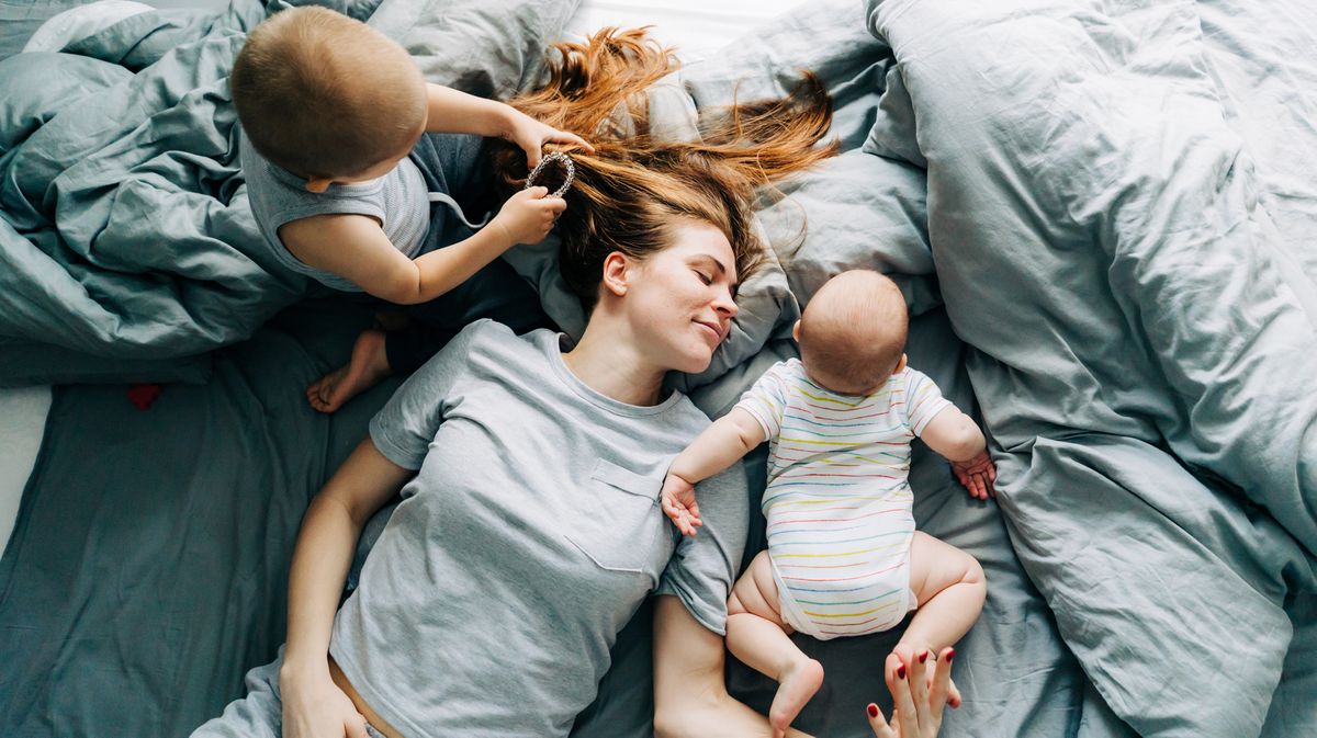 Co-Sleeping: Für wen sich ein Familienbett eignet und was ihr beachten solltet