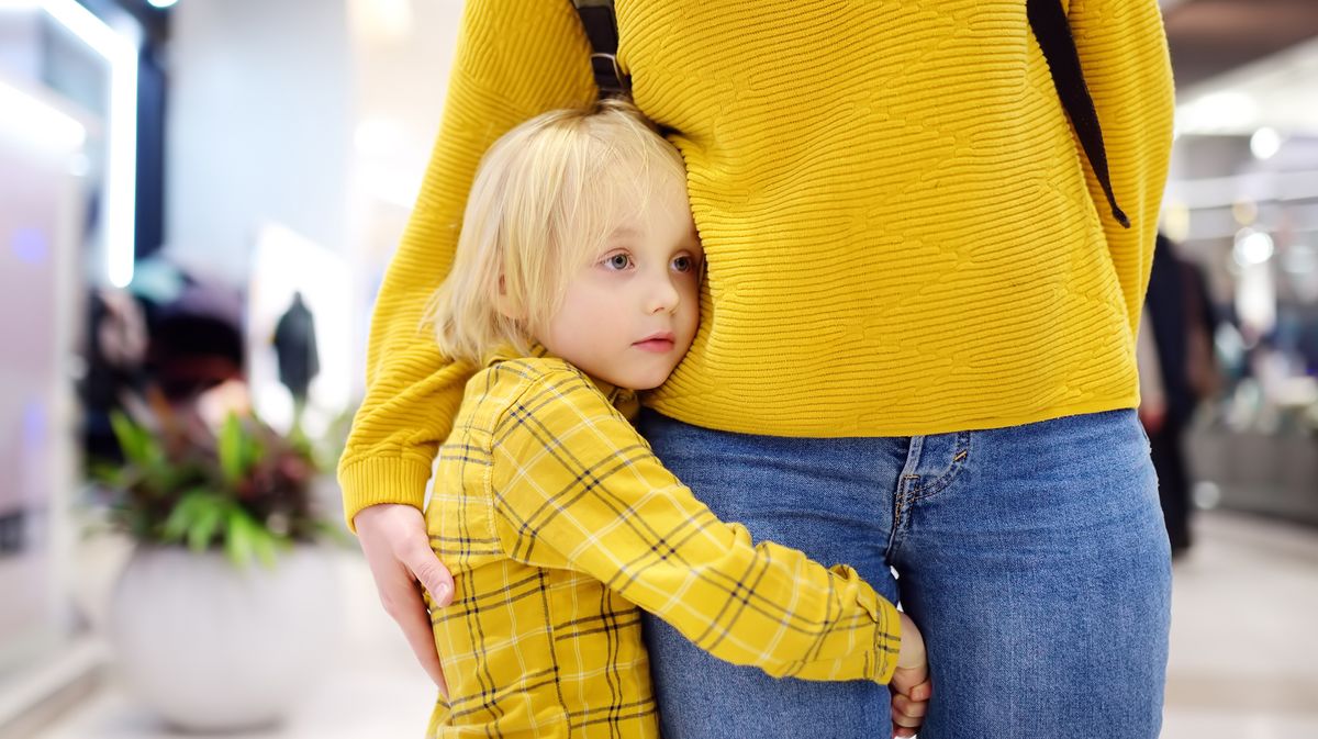 Schüchternes Kind: Tipps, die dir und deinem Kind helfen