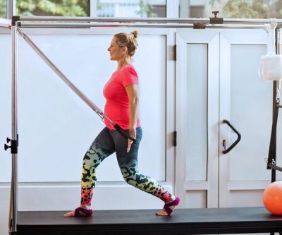 Schwanger sollten beim Pilates keine geraden Bauchmuskeln trainieren. Schwanger sollten beim Pilates keine geraden Bauchmuskeln trainieren.