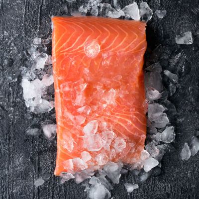 Fisch, wie Lachs und Meeresfrüchte sind bei der Low Carb Diät erlaubt.