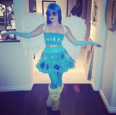 Halloween Kost&#xFC;me: Lucy Hale