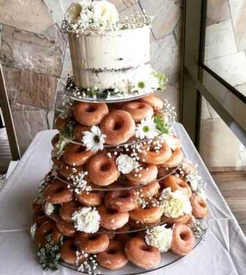 Cake-Tower aus Donuts