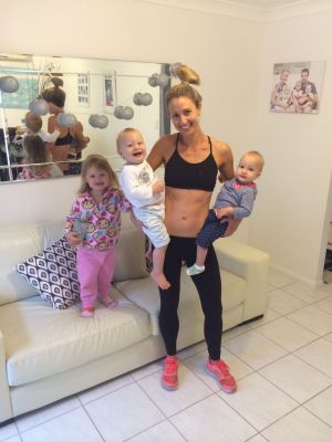 Kimberley mit ihren 3 Kindern