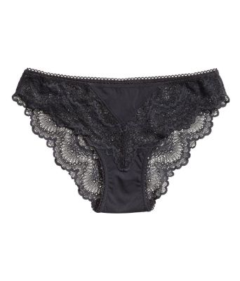 Slip aus Spitze von H&M, 7,99 €