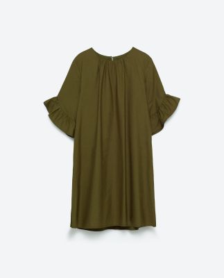 Kleid mit weiten Ärmeln von Zara, 39,95 €