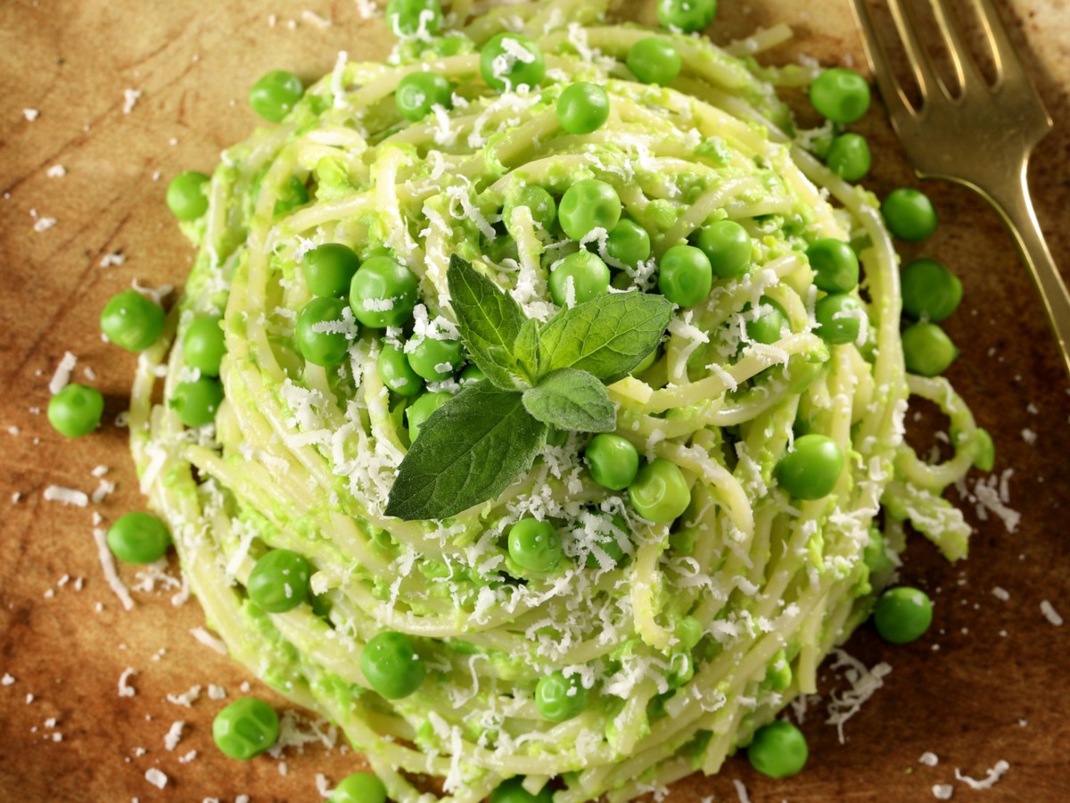 Pasta Piselli: Leckeres Feierabendrezept mit Erbsen (fertig in 30 Minuten!)