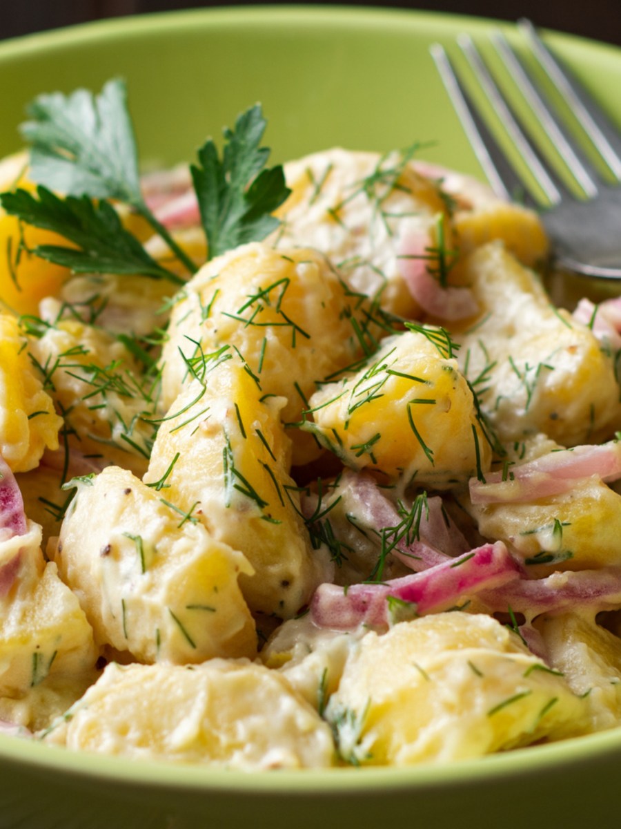 Schwedischer Kartoffelsalat: Perfekt für Grillabende