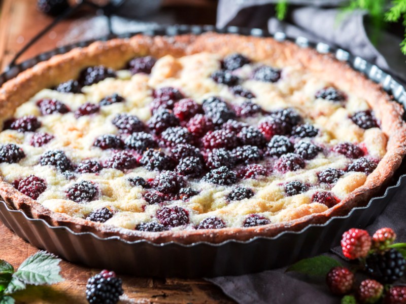 Macht ordentlich was her: unsere Brombeer-Tarte.