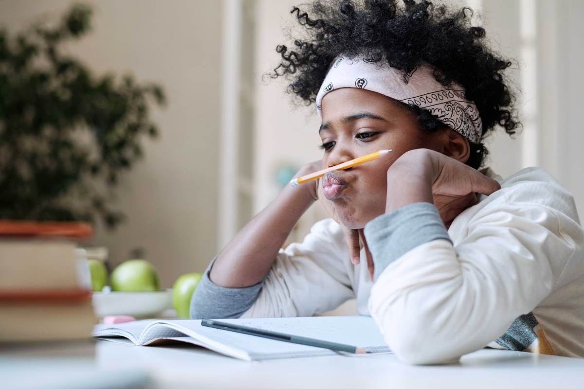 Wie lange sollten Kinder in welchem Alter an ihren Hausaufgaben sitzen?
