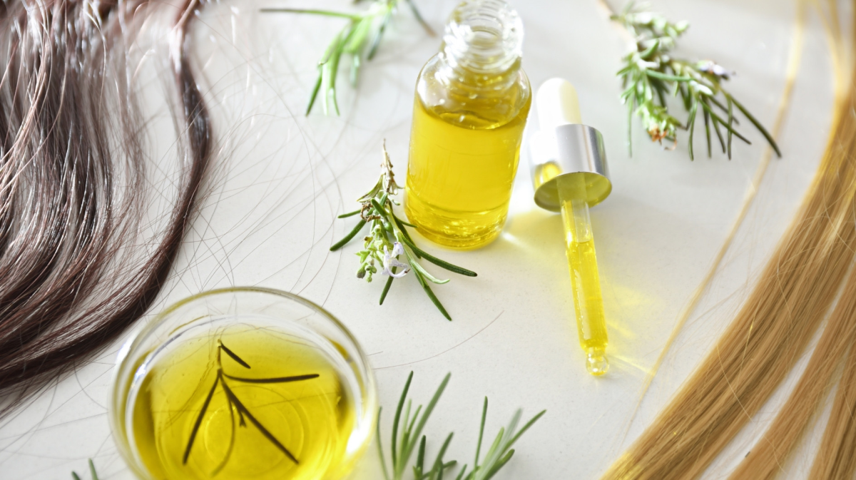 Rosmarinöl, ein beliebtes Hausmittel gegen Haarausfall