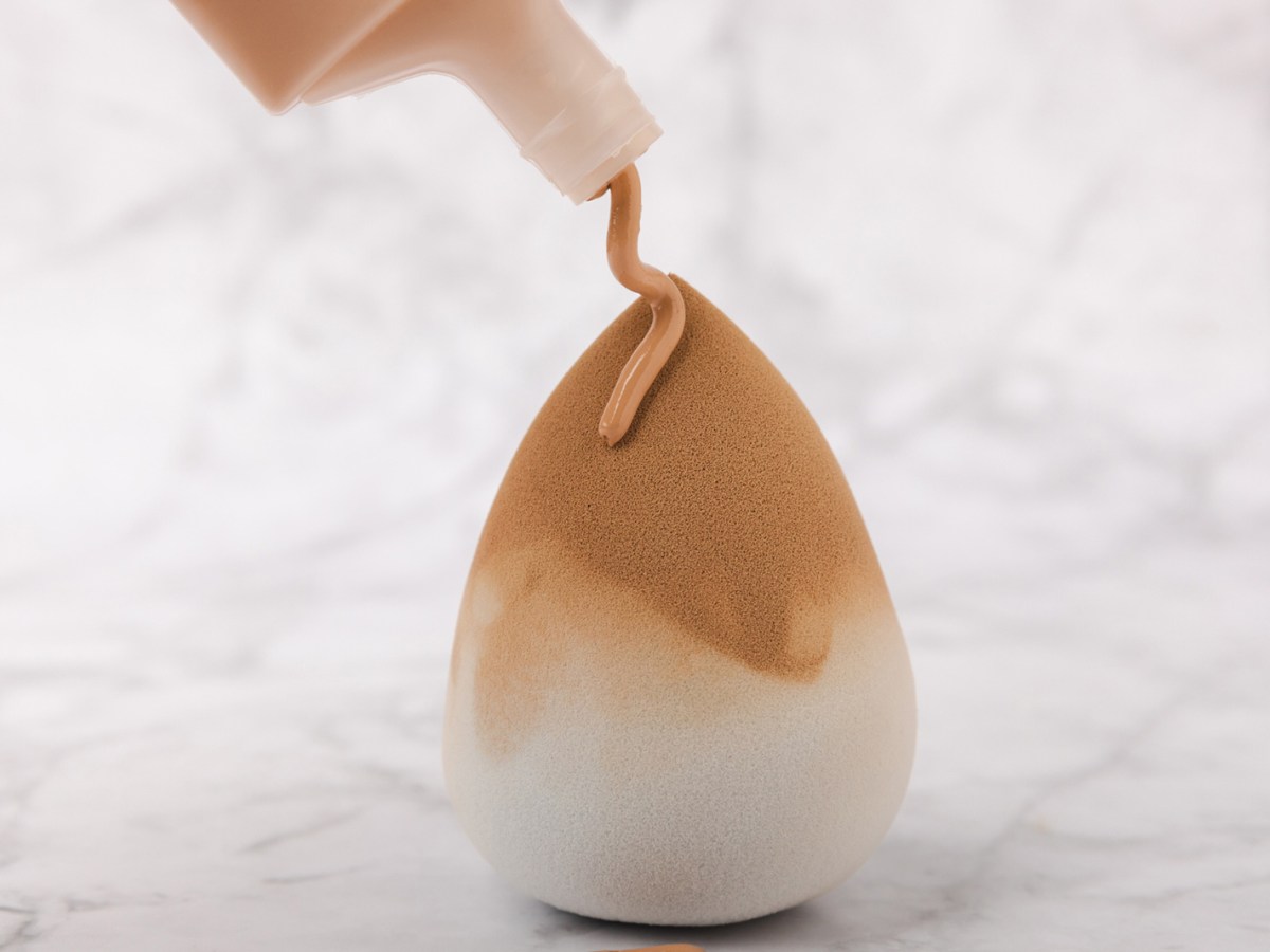 Beauty Blender mit Make-up