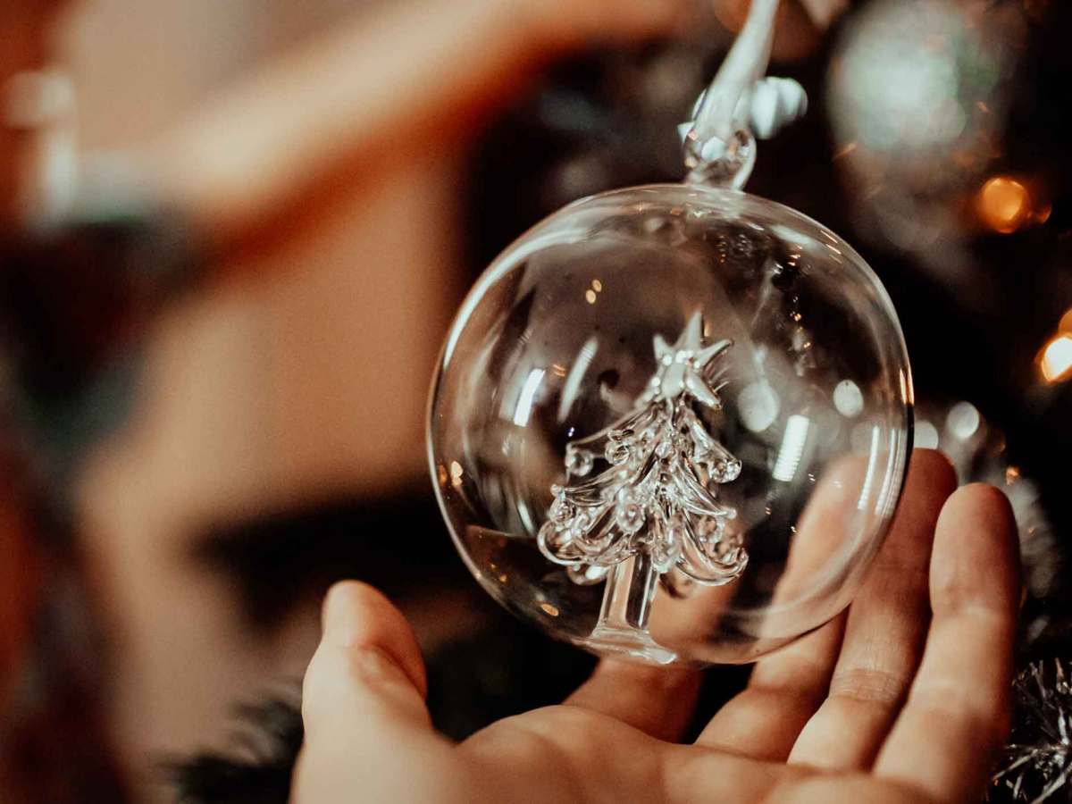 Durchsichtige Weihnachtskugel