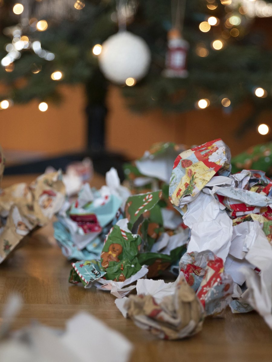 Geschenkpapier & Co.: So entsorgt ihr den Weihnachtsmüll richtig