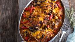 Auflauf mit Hähnchenfleisch und Paprika.