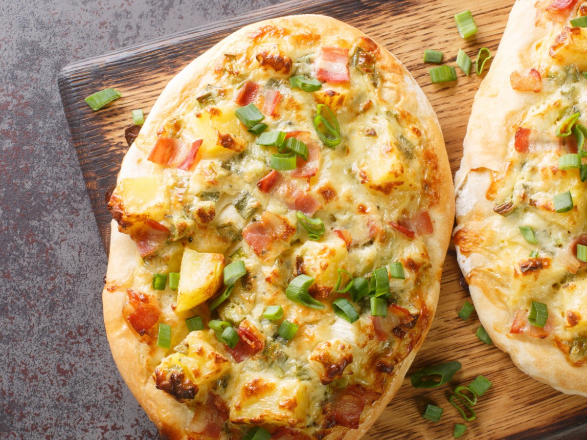 Besser als Pizzabrötchen: Deftige Schmandbrötchen mit Käse und Schinken