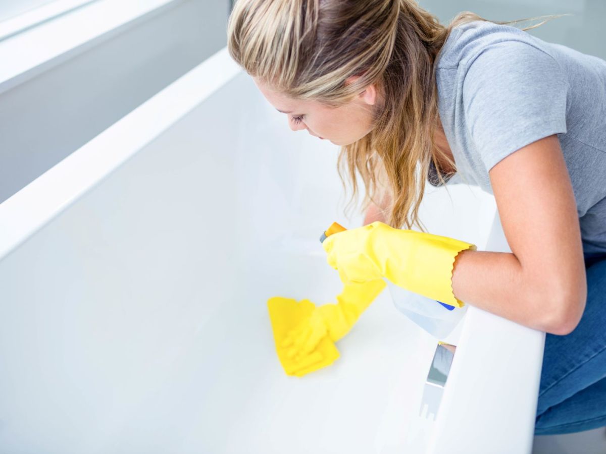 Bad reinigen mit Vitamin-Power: Diese Frucht ersetzt teure Badreiniger