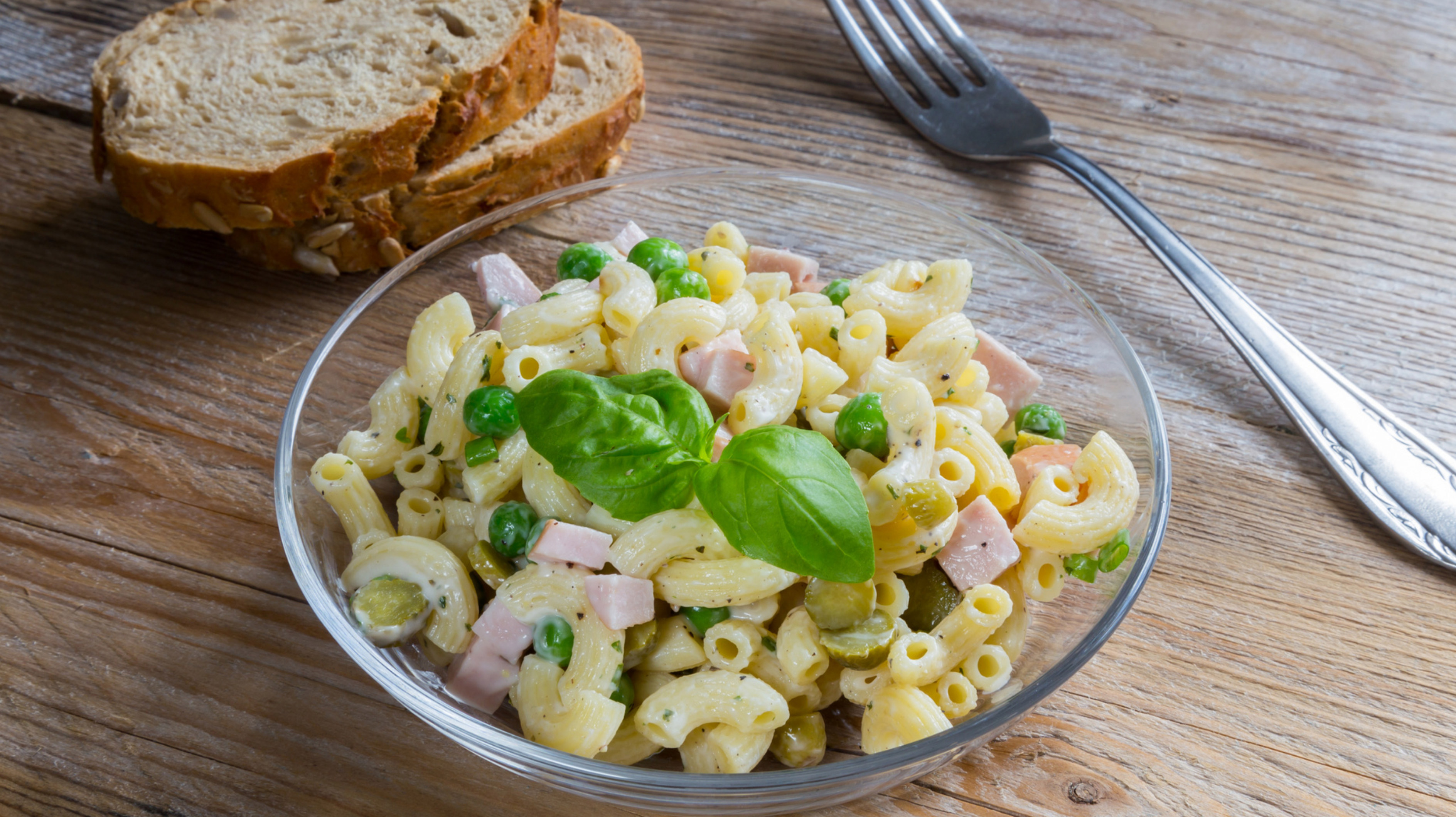 Nudelsalat mit Fleischwurst